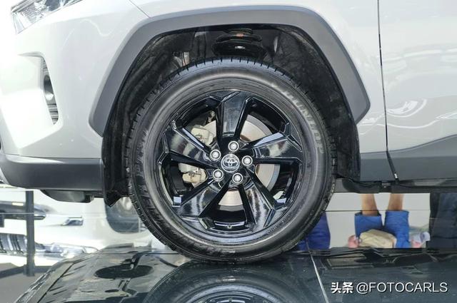 全新丰田RAV4荣放双擎2.5L实拍,21万起如何?