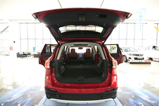 售价6.99万的这款SUV,除了空间大,还有什么卖点?