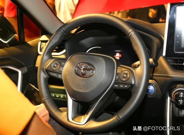 全新丰田RAV4荣放双擎2.5L实拍,21万起如何?