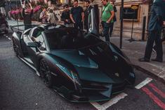 自带霸王色霸气 Lamborghini Veneno Roadster