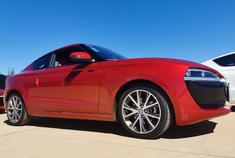 零跑S01电动小跑车，把美女飞行员都吸引过来了