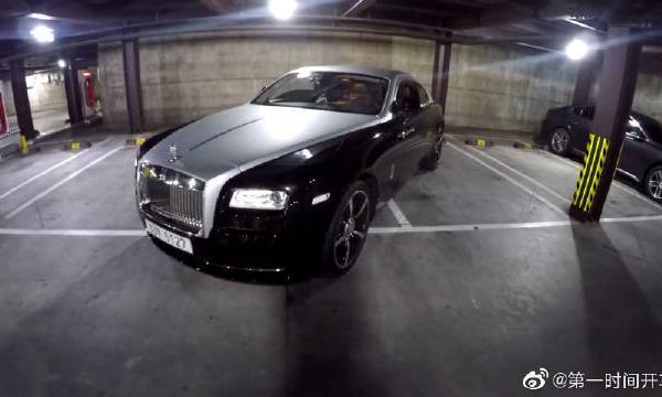 劳斯莱斯魅影，从启动到公路。有钱人的快乐你想象不到
