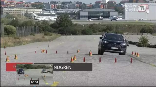 全新丰田RAV4,麋鹿测试中“迷路”了,车辆失控差点儿翻车
