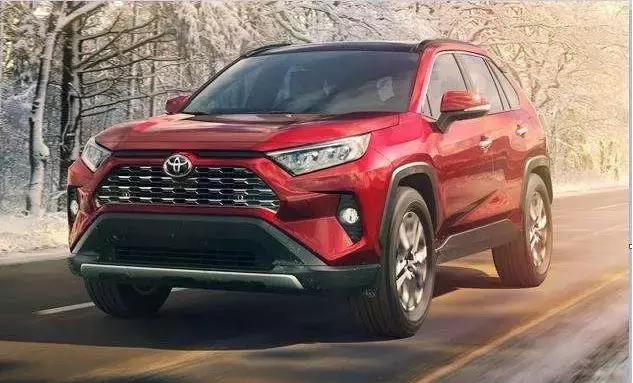 全新丰田RAV4,麋鹿测试中“迷路”了,车辆失控差点儿翻车