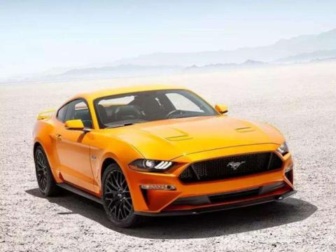 配10AT破百仅5秒，起步299马力，比奔驰E还拉风