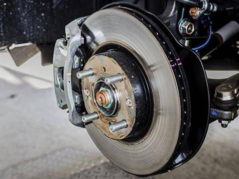 开车还不知道刹车片磨损怎么样？求人不如求己，老司机马上教你！