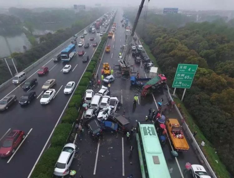 电动车“喜迎”新交规，11月开始，不是想上路就能上路