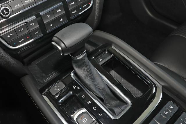 国产超霸气中型SUV,不到16万即可落地