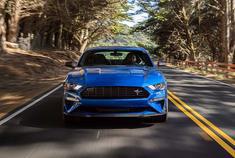 2020款福特mustang好像就改了包围？