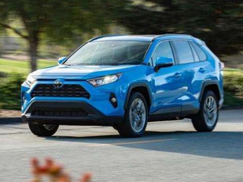 丰田再添新“猛兽”，配2.5L油耗4.5L，要火遍全国的节奏