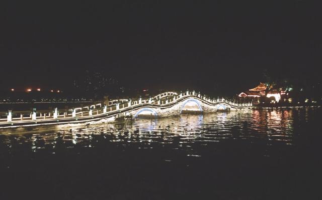 走进夜幕下的济南，带你寻找最美的济南夜景