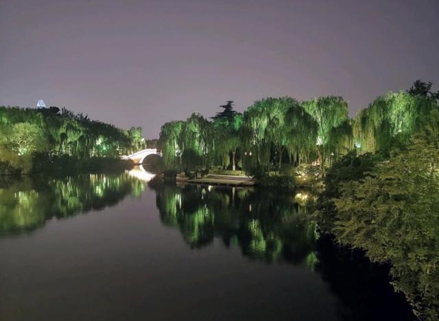 走进夜幕下的济南，带你寻找最美的济南夜景