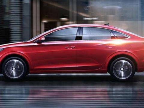 超强家轿车来袭，车长超过4.7米，发动机强过大众