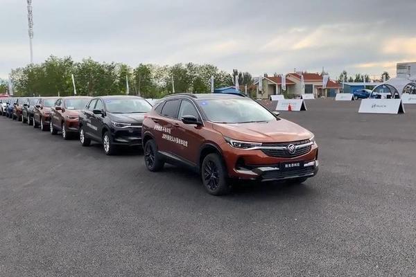 昂科拉不同车身颜色有什么区别，高低配外观细节差异在哪？