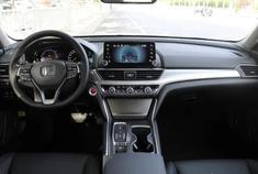 雅阁混动2L的好，还是燃油版的1.5T涡轮增压好呢！纠结了