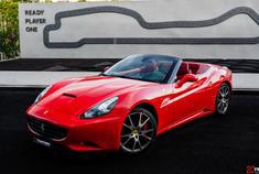 Ferrari 加州 “亮红”