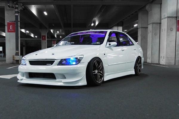 街道咬地鲨出没…这就是我依然喜欢老车的原因，真的耐看