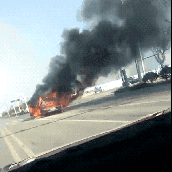 威马EX5电动汽车起火 事故原因在调查