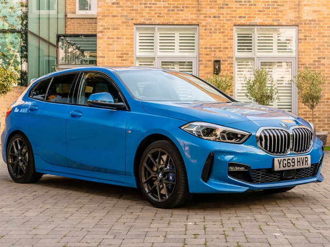 宝马全新轿车！马上就能买，看完以为是性能车，白菜价就能开回家