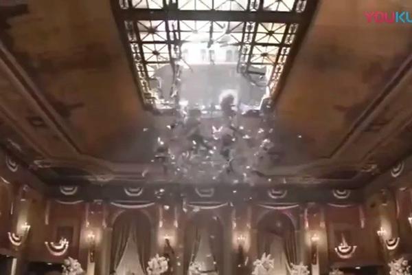 厉害了！动作片？汽车广告！——一张红色的纸引发的“灾难”