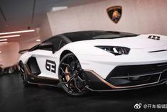 兰博基尼 Aventador SVJ 63  给摄影师拼命加鸡腿ing