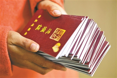 中华遗嘱库,对年满六十周岁、资产不超过两套房的老年人,提供免费遗嘱登记保管