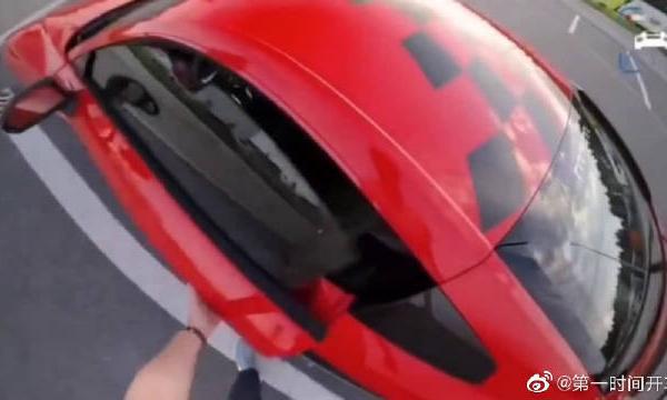 奥迪R8，802马力，V10机械增压，324Km-h，这动力如何