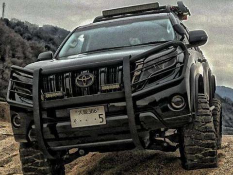 纯黑版普拉多来袭，造型霸气凶悍，气势不输奔驰大G