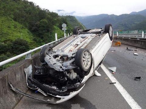 交警：出事故报保险这句话别说！一旦被听到，车险员就有理由拒赔