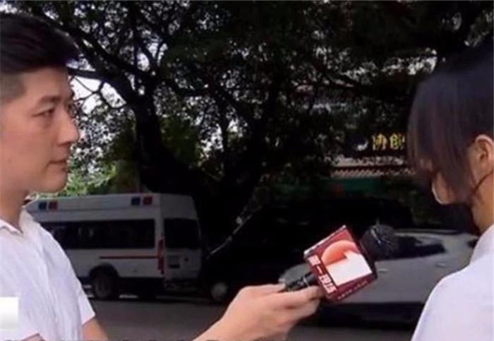 4S店发朋友圈:“买车就陪你睡一晚”?女
贩卖:挂我照片干啥