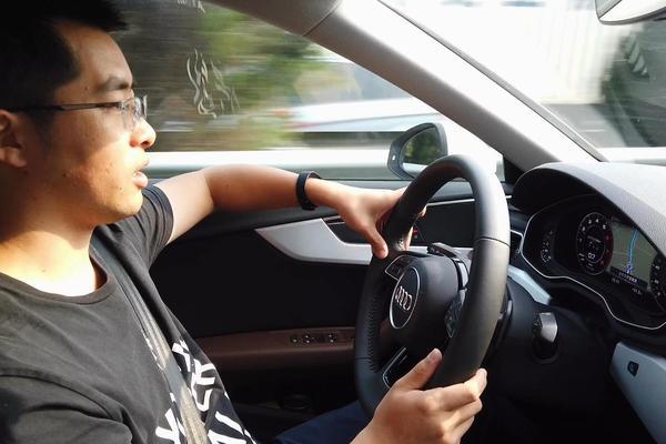 王工点评奥迪A4L内饰，一半时间吐槽座椅材质