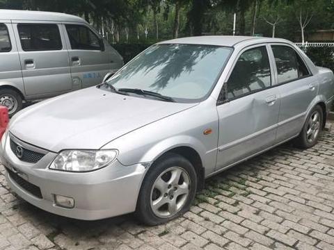 停车场的“僵尸车”都成废铁了，为什么还不报废？车主也很无奈