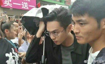 张若昀和焦俊艳新剧正在火热开拍，网友：现男友有上场吗？