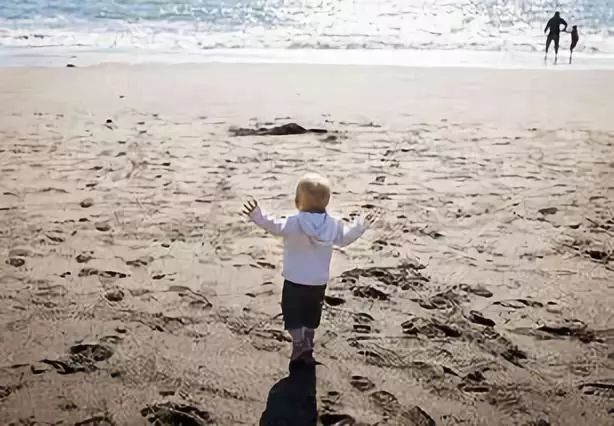 妈妈发现女儿纹身后要跳楼，你的反应里藏着孩子的未来