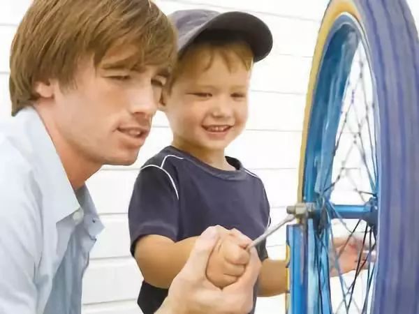 妈妈发现女儿纹身后要跳楼，你的反应里藏着孩子的未来