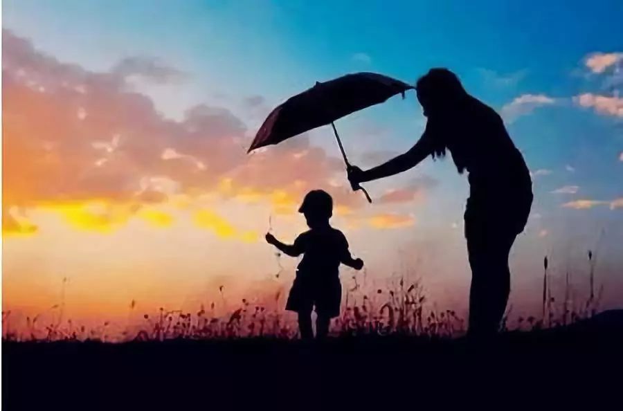 妈妈发现女儿纹身后要跳楼，你的反应里藏着孩子的未来