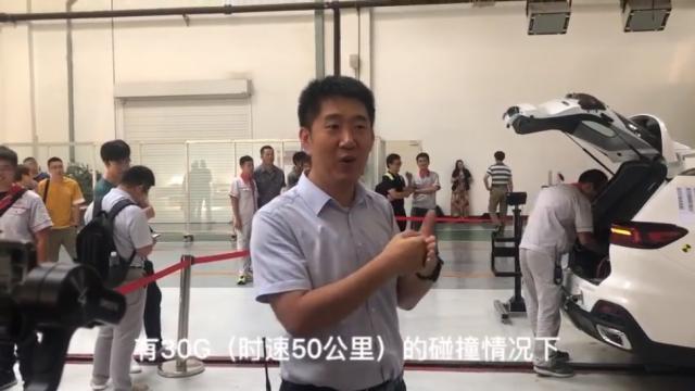 十公斤的孩子变三百公斤,不安装儿童安全座椅的后果父母都该看看