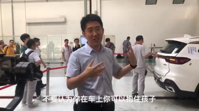 十公斤的孩子变三百公斤,不安装儿童安全座椅的后果父母都该看看