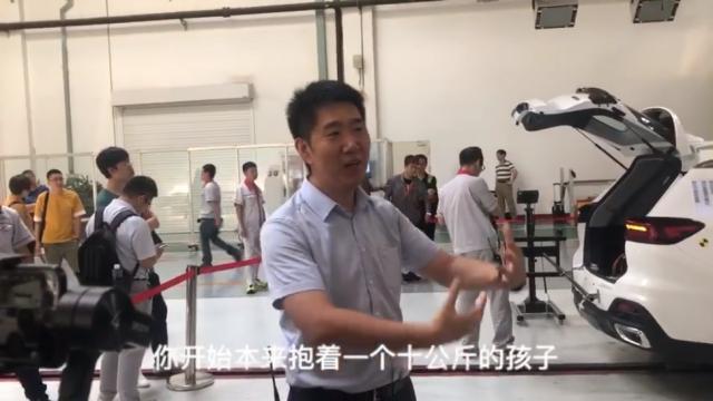 十公斤的孩子变三百公斤,不安装儿童安全座椅的后果父母都该看看