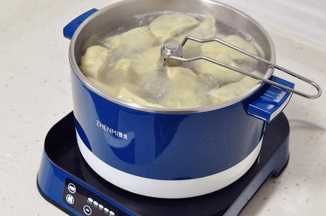 丝瓜的镇店吃法，一咬一口软嫩清香多汁，比三鲜饺子还好吃