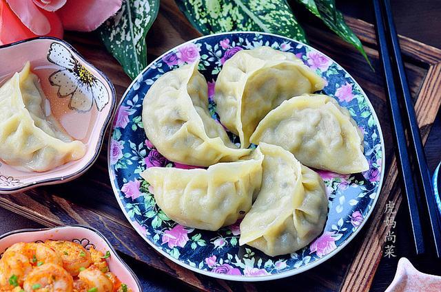 丝瓜的镇店吃法，一咬一口软嫩清香多汁，比三鲜饺子还好吃