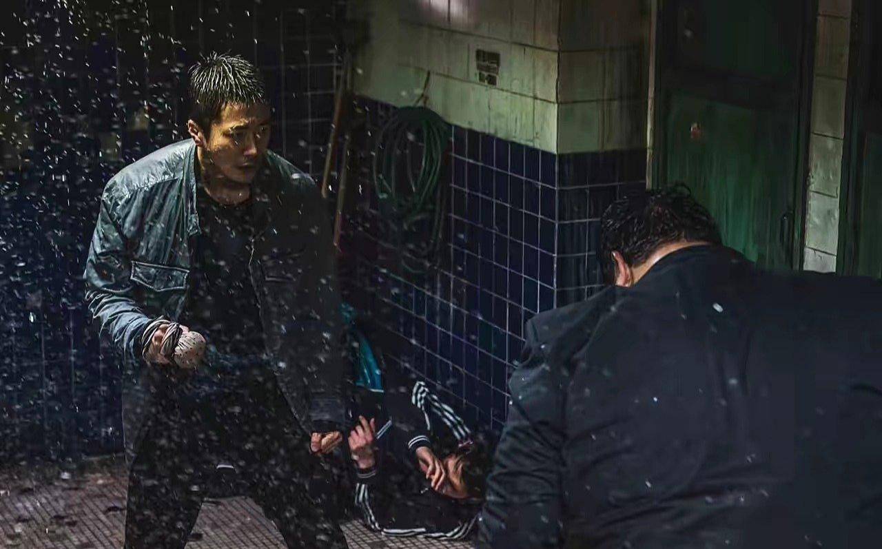 43岁权相佑近照曝光，身材健硕颜值赞，不忘隔空表白妻子孙泰英？