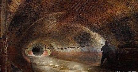 外国专家发现4000公里的地下隧道,里头珍宝无数,真有地下王国?