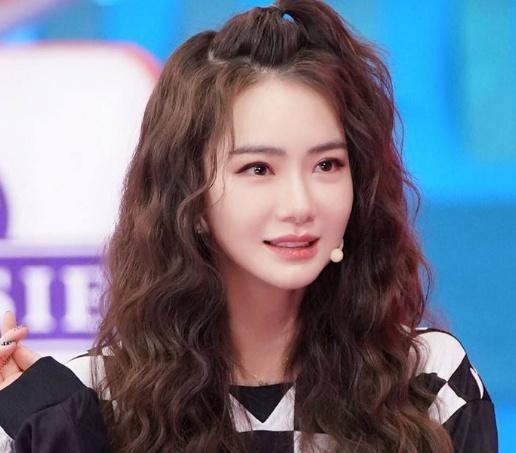 发量少发根软的女人,试试看"头顶烫",蓬松有气质还显脸小!