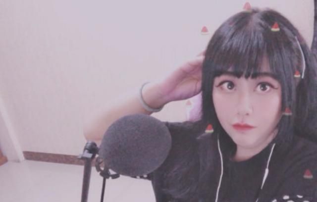 漫展还有人cos乔碧萝 光脚造型吸引眼球 网友犀利点评 碧萝 主播 乔碧萝 新浪新闻