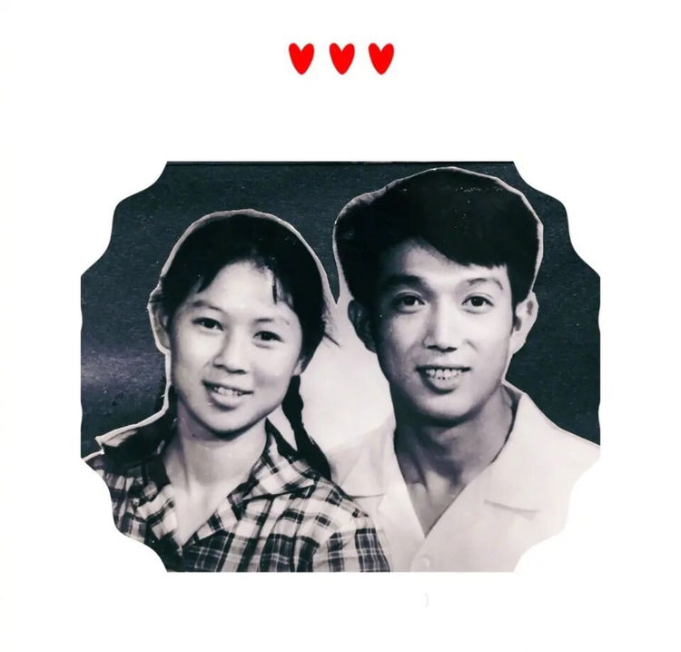 高晓松罕见晒父母结婚照，父母年轻时候高颜值，网友开启吐槽模式