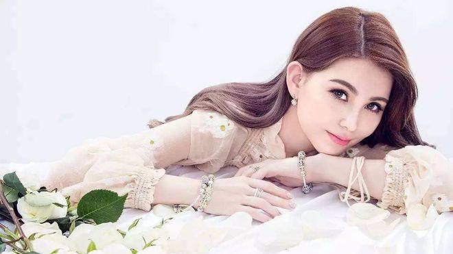 如今49岁的英子沈洁怎样了[沈洁长大后的样子]