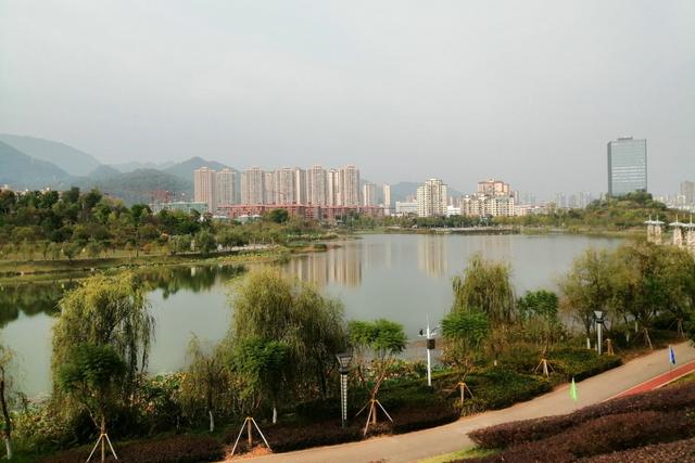 重庆垫江桂溪河虽然袖珍,但牡丹湖公园却风景绝美,让人流连忘返