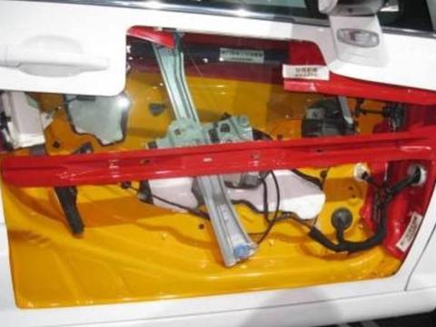 车体钢板厚=安全？90%车主还在相信这些误区