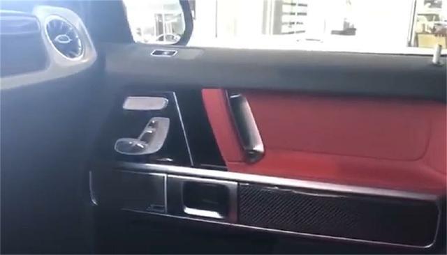 实拍“G63 AMG”, 这款“高奢侈”现身上演中国红